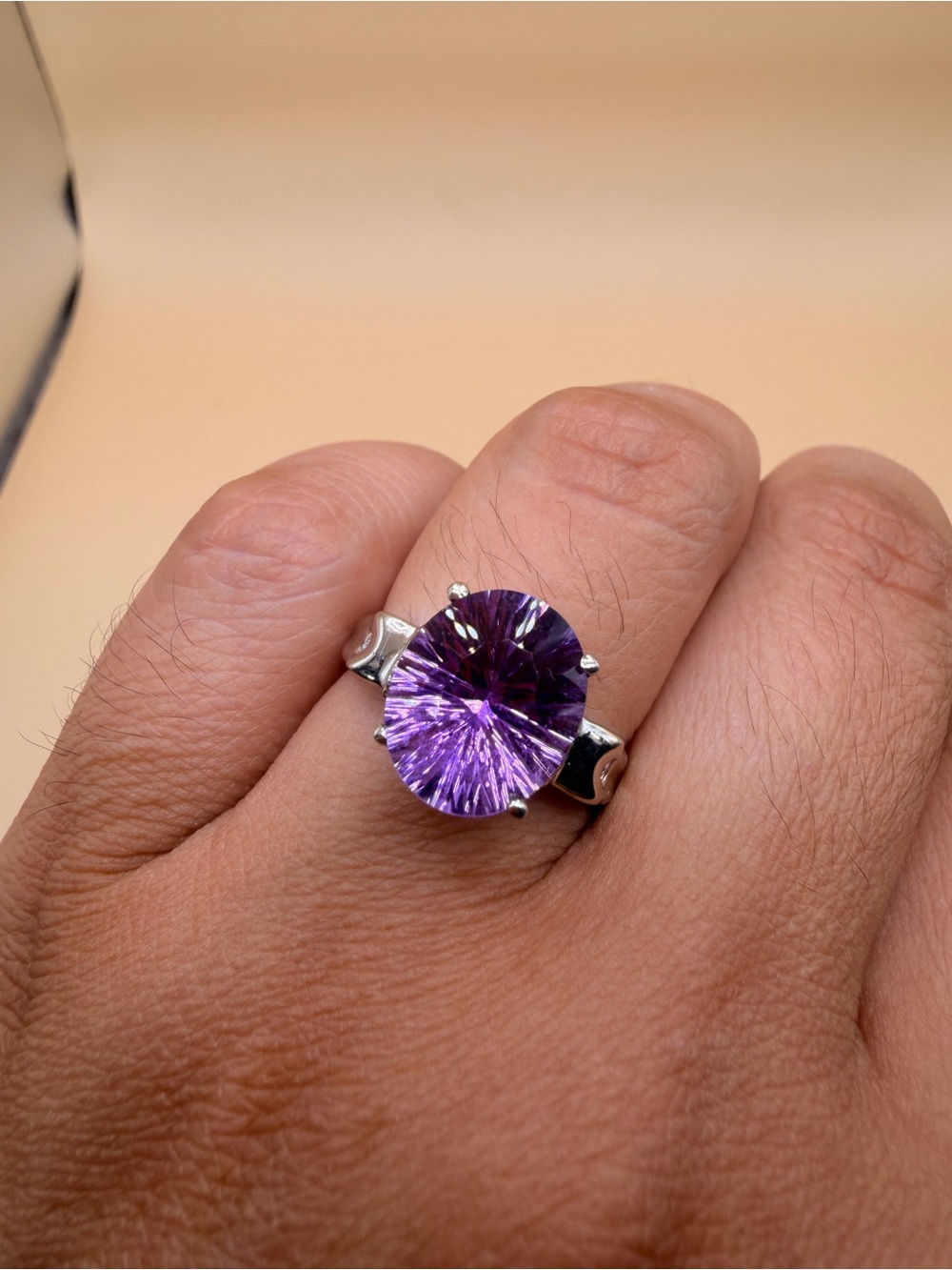 10k white Gold 4 Ct Amethyst & Two Diamond Ring Size 7.75.